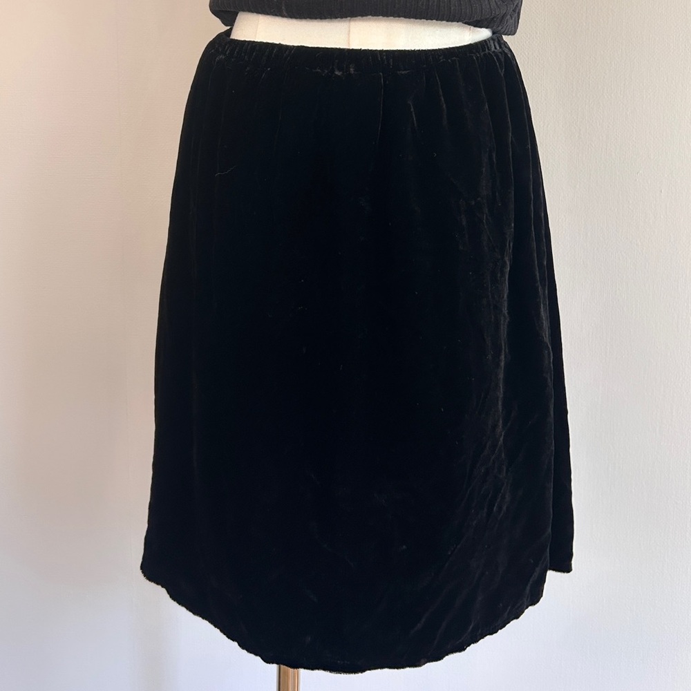 VINTAGE EDDIE BAUER 90s Black Silk Velvet Mini Skirt Whimsigoth Grunge | Size S - Picture 6 of 9